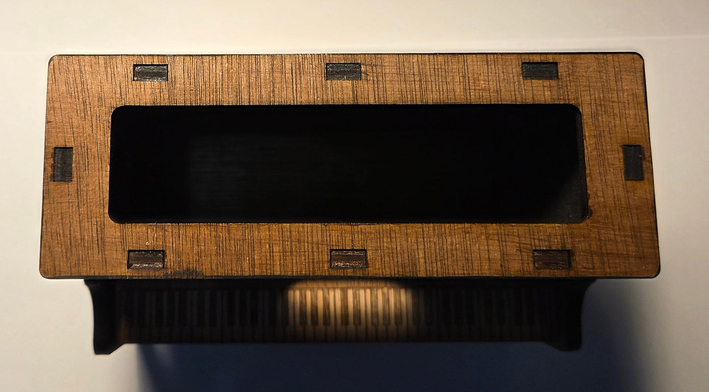 Wooden Piano Pen Holder (1)